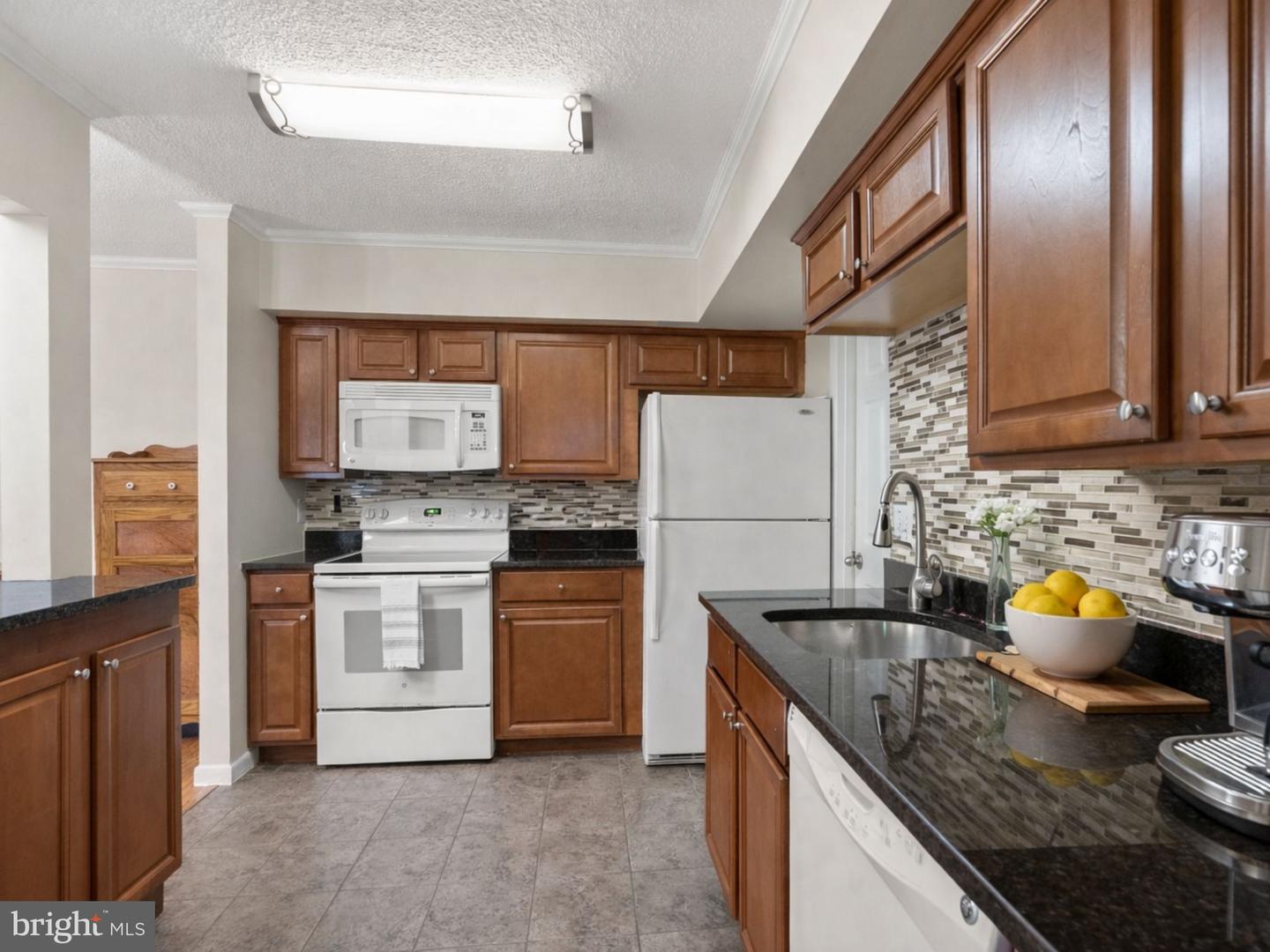 1641 KENWOOD AVE, ALEXANDRIA, Virginia 22302, 2 Bedrooms Bedrooms, ,2 BathroomsBathrooms,Residential,For sale,1641 KENWOOD AVE,VAAX2053192 MLS # VAAX2053192