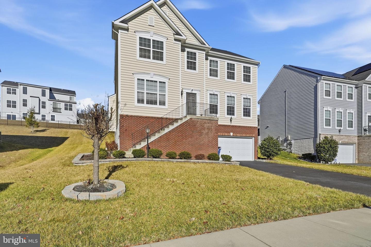 3012 LANDING EAGLE CT, WOODBRIDGE, Virginia 22191, 4 Bedrooms Bedrooms, 12 Rooms Rooms,2 BathroomsBathrooms,Residential,For sale,3012 LANDING EAGLE CT,VAPW2110604 MLS # VAPW2110604
