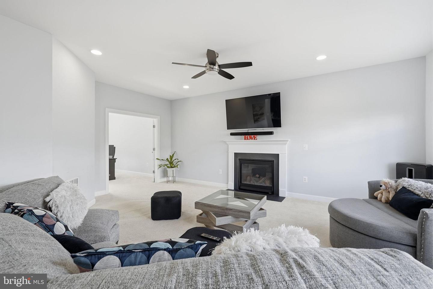 3012 LANDING EAGLE CT, WOODBRIDGE, Virginia 22191, 4 Bedrooms Bedrooms, 12 Rooms Rooms,2 BathroomsBathrooms,Residential,For sale,3012 LANDING EAGLE CT,VAPW2110604 MLS # VAPW2110604