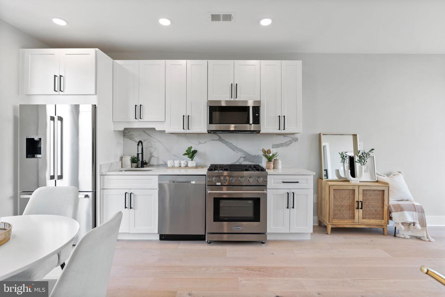 2019 M ST NE #PH09, WASHINGTON, District Of Columbia 20002, 2 Bedrooms Bedrooms, ,2 BathroomsBathrooms,Residential,For sale,2019 M ST NE #PH09,DCDC2241538 MLS # DCDC2241538