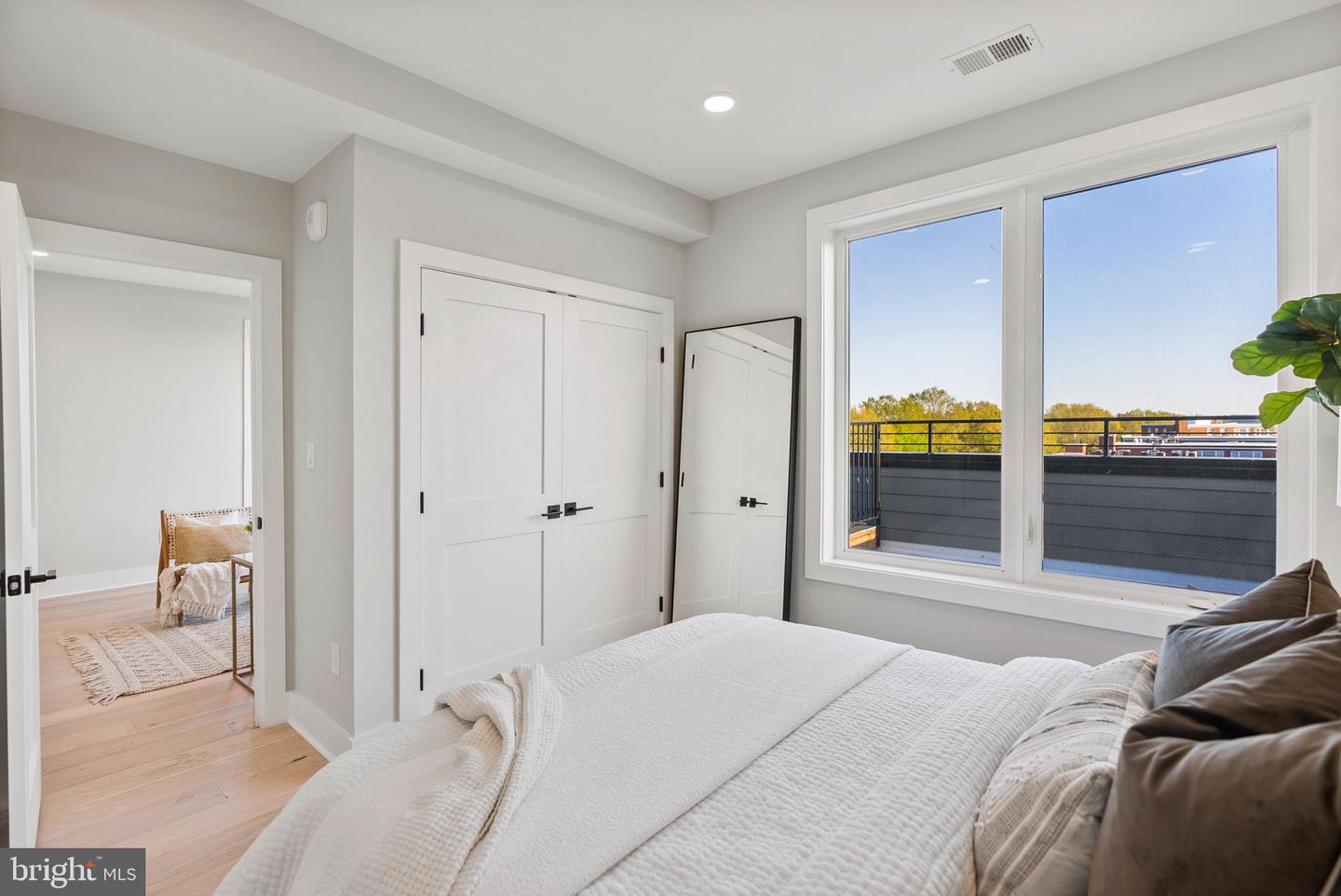 2019 M ST NE #PH09, WASHINGTON, District Of Columbia 20002, 2 Bedrooms Bedrooms, ,2 BathroomsBathrooms,Residential,For sale,2019 M ST NE #PH09,DCDC2241538 MLS # DCDC2241538
