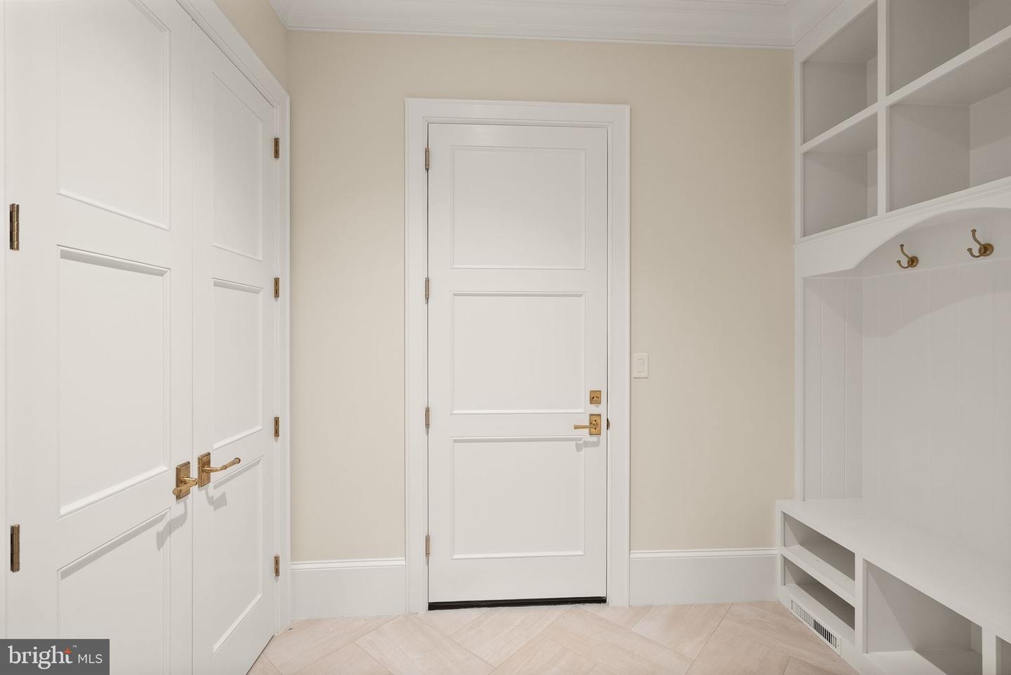 3941 N GLEBE RD, ARLINGTON, Virginia 22207, 6 Bedrooms Bedrooms, ,6 BathroomsBathrooms,Residential,For sale,3941 N GLEBE RD,VAAR2059568 MLS # VAAR2059568