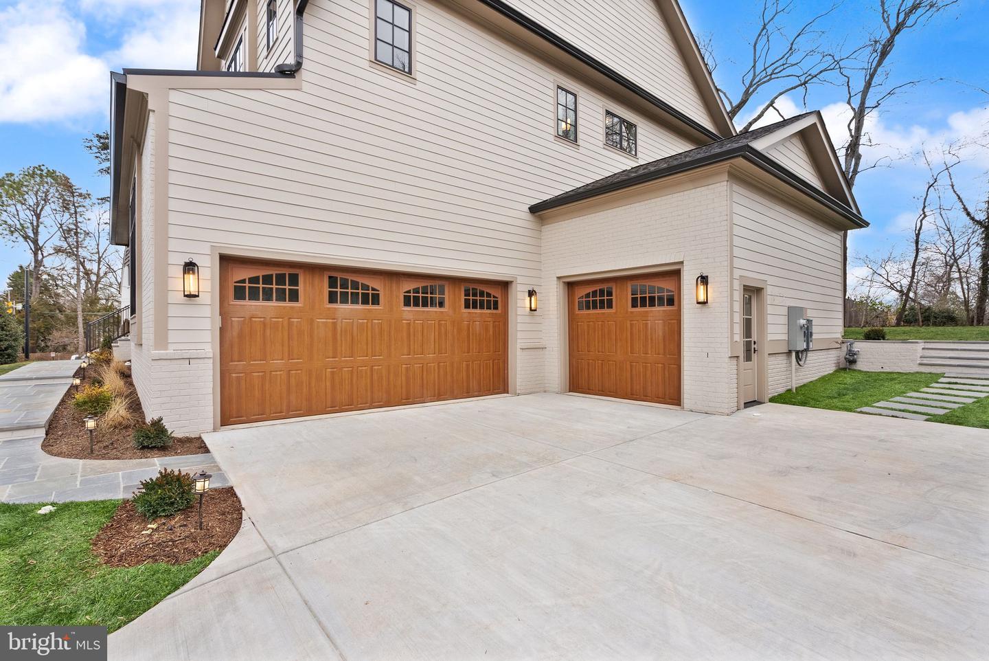 3941 N GLEBE RD, ARLINGTON, Virginia 22207, 6 Bedrooms Bedrooms, ,6 BathroomsBathrooms,Residential,For sale,3941 N GLEBE RD,VAAR2059568 MLS # VAAR2059568