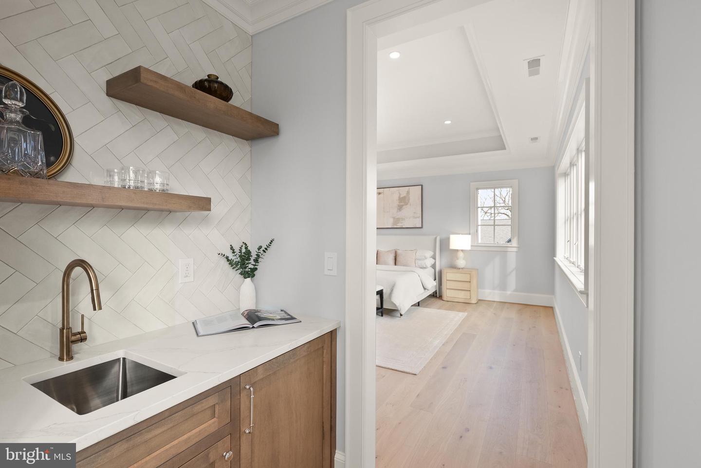 3941 N GLEBE RD, ARLINGTON, Virginia 22207, 6 Bedrooms Bedrooms, ,6 BathroomsBathrooms,Residential,For sale,3941 N GLEBE RD,VAAR2059568 MLS # VAAR2059568