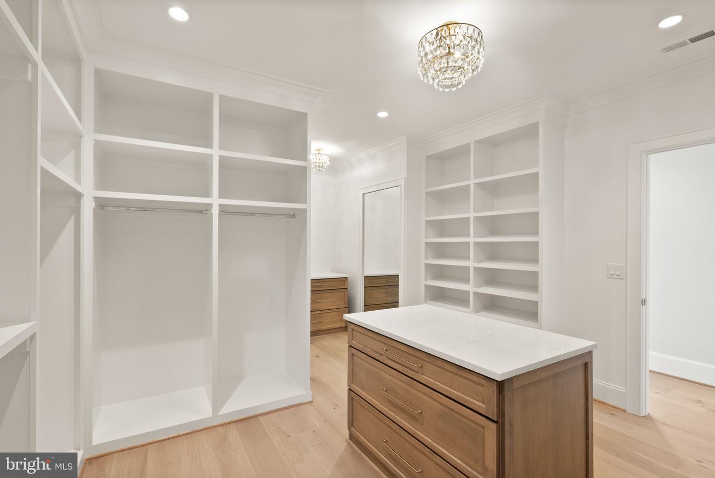 3941 N GLEBE RD, ARLINGTON, Virginia 22207, 6 Bedrooms Bedrooms, ,6 BathroomsBathrooms,Residential,For sale,3941 N GLEBE RD,VAAR2059568 MLS # VAAR2059568