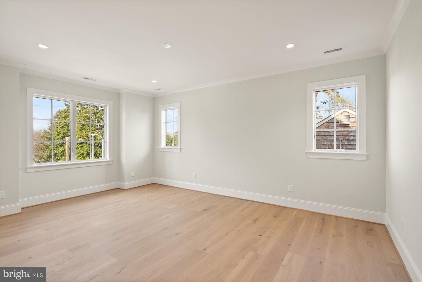 3941 N GLEBE RD, ARLINGTON, Virginia 22207, 6 Bedrooms Bedrooms, ,6 BathroomsBathrooms,Residential,For sale,3941 N GLEBE RD,VAAR2059568 MLS # VAAR2059568