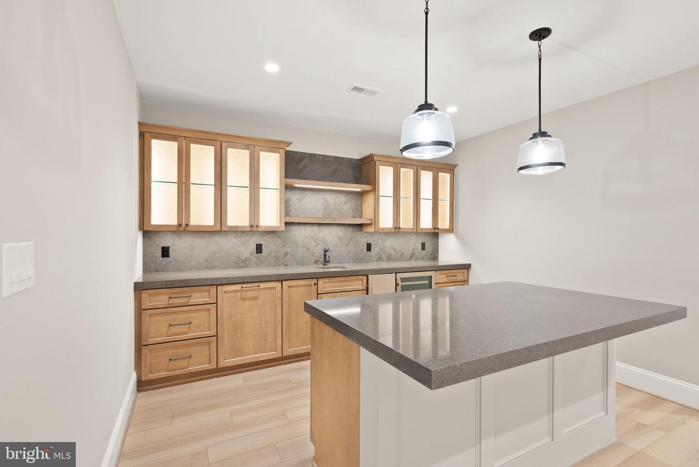 3941 N GLEBE RD, ARLINGTON, Virginia 22207, 6 Bedrooms Bedrooms, ,6 BathroomsBathrooms,Residential,For sale,3941 N GLEBE RD,VAAR2059568 MLS # VAAR2059568