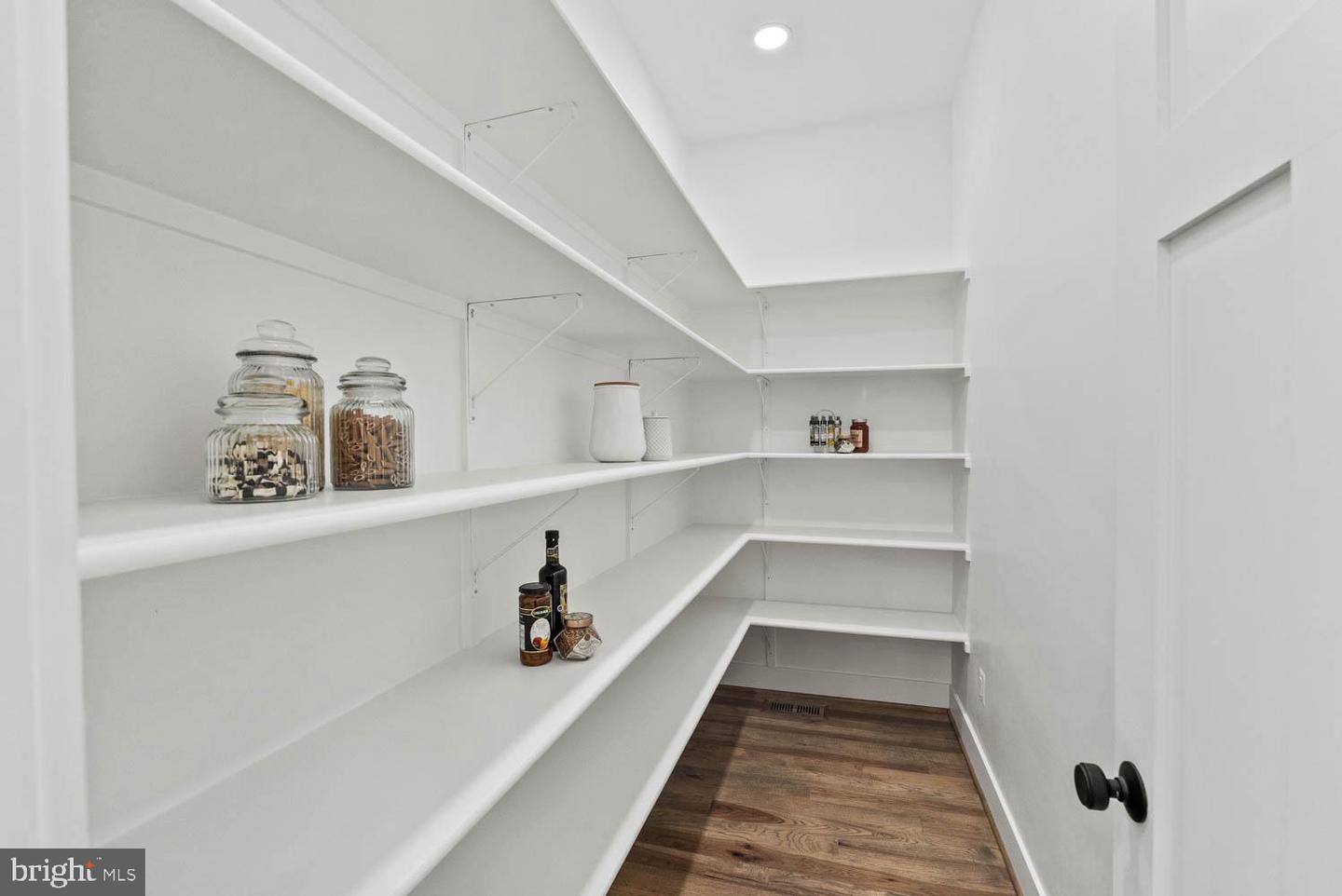 2115 NATAHOA CT, FALLS CHURCH, Virginia 22043, 7 Bedrooms Bedrooms, ,7 BathroomsBathrooms,Residential,For sale,2115 NATAHOA CT,VAFX2252682 MLS # VAFX2252682