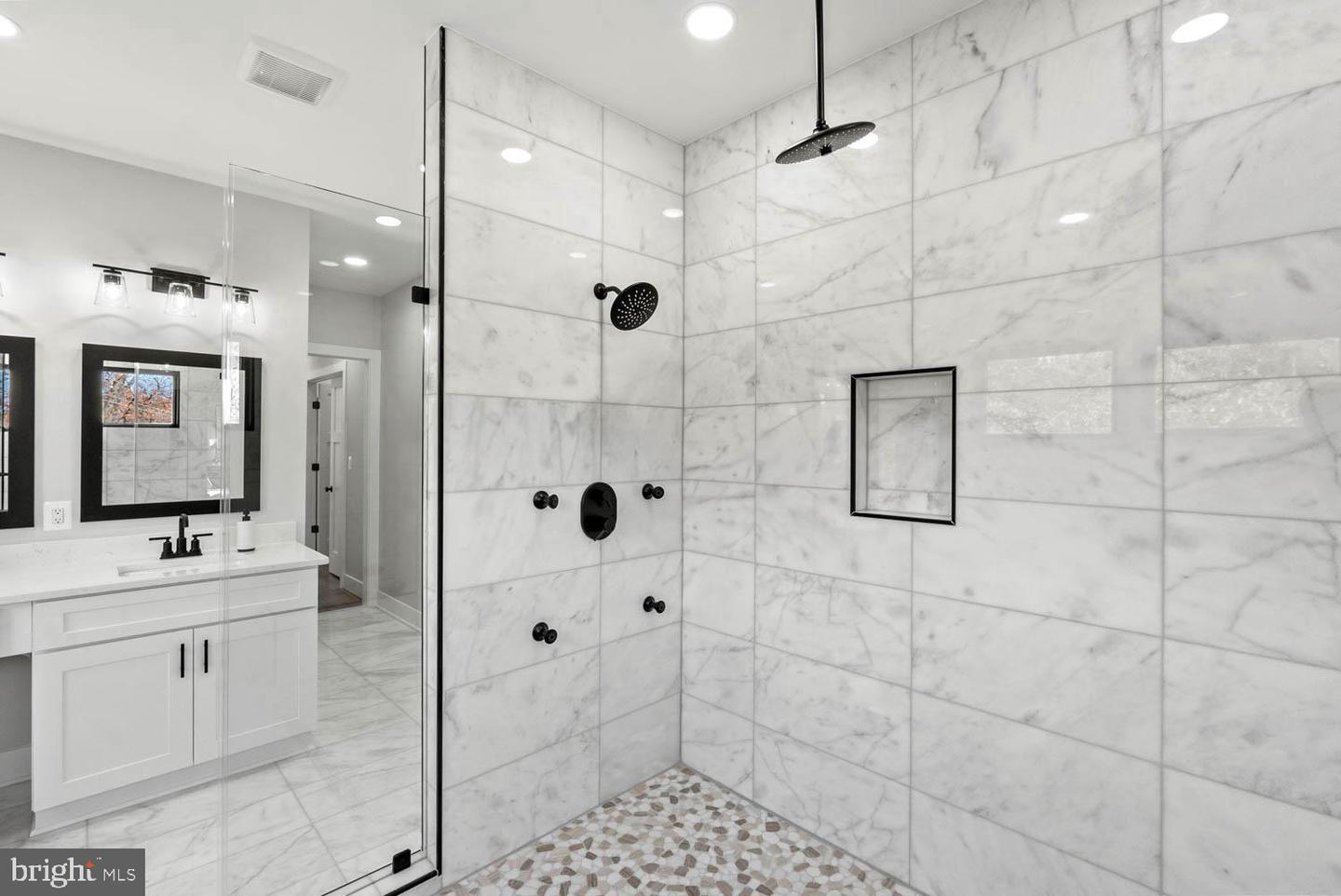 2115 NATAHOA CT, FALLS CHURCH, Virginia 22043, 7 Bedrooms Bedrooms, ,7 BathroomsBathrooms,Residential,For sale,2115 NATAHOA CT,VAFX2252682 MLS # VAFX2252682