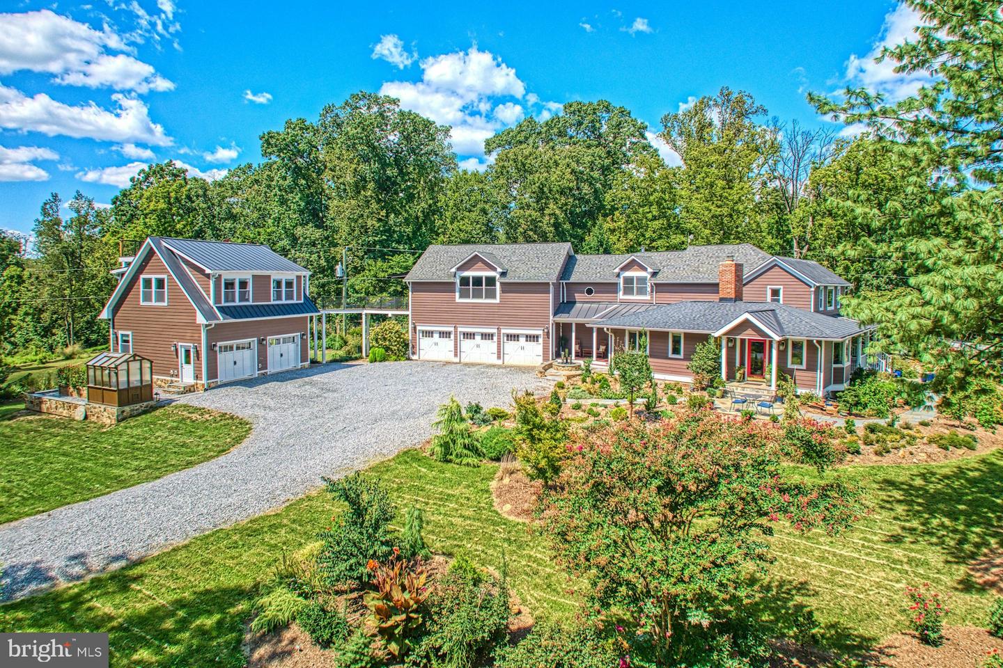 16555 OLD WATERFORD RD, PAEONIAN SPRINGS, Virginia 20129, 4 Bedrooms Bedrooms, ,4 BathroomsBathrooms,Residential,For sale,16555 OLD WATERFORD RD,VALO2106450 MLS # VALO2106450