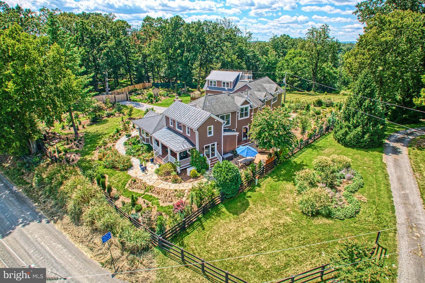 16555 OLD WATERFORD RD, PAEONIAN SPRINGS, Virginia 20129, 4 Bedrooms Bedrooms, ,4 BathroomsBathrooms,Residential,For sale,16555 OLD WATERFORD RD,VALO2106450 MLS # VALO2106450