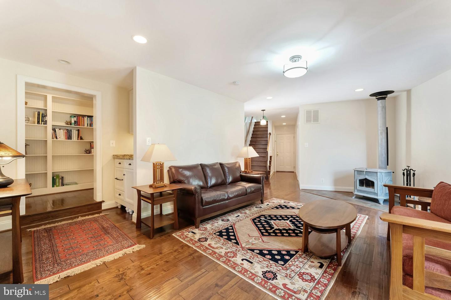 16555 OLD WATERFORD RD, PAEONIAN SPRINGS, Virginia 20129, 4 Bedrooms Bedrooms, ,4 BathroomsBathrooms,Residential,For sale,16555 OLD WATERFORD RD,VALO2106450 MLS # VALO2106450