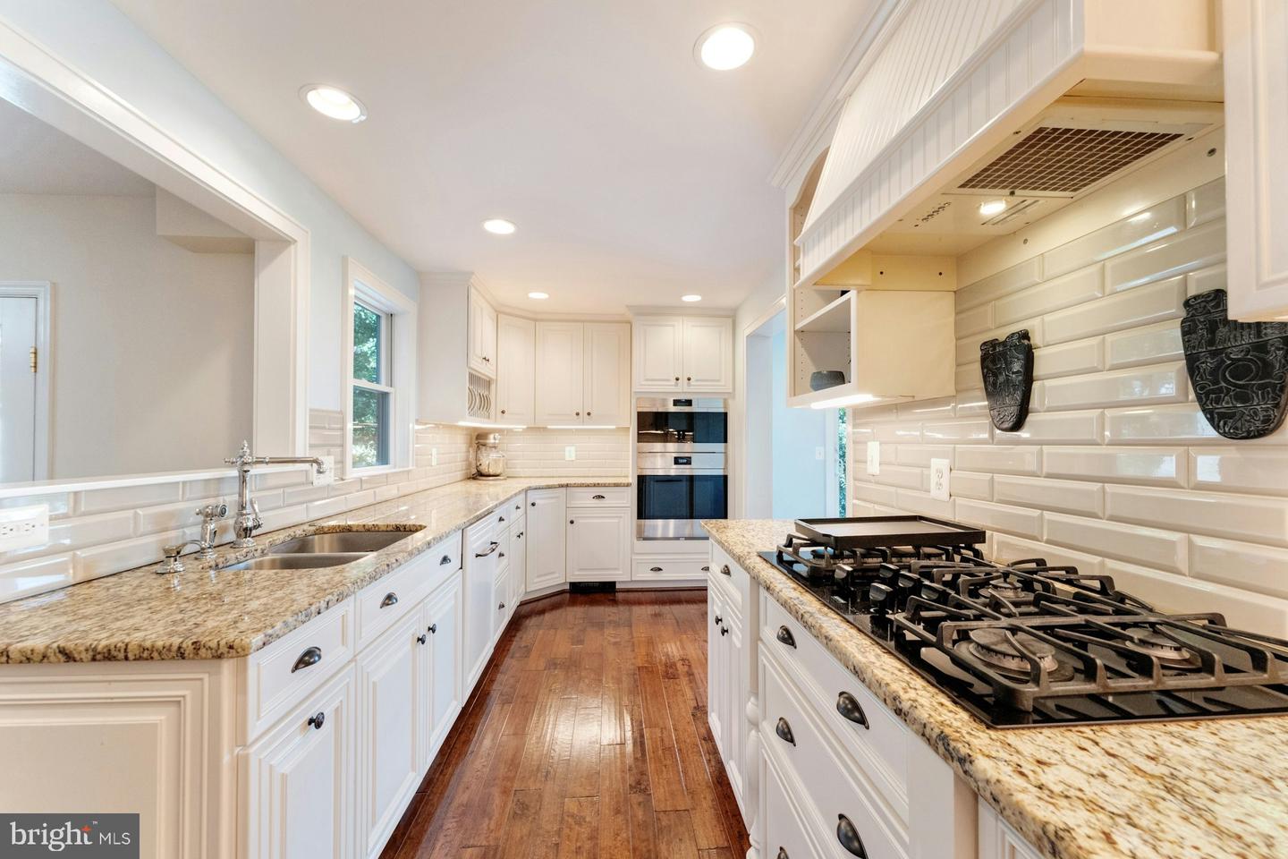 16555 OLD WATERFORD RD, PAEONIAN SPRINGS, Virginia 20129, 4 Bedrooms Bedrooms, ,4 BathroomsBathrooms,Residential,For sale,16555 OLD WATERFORD RD,VALO2106450 MLS # VALO2106450