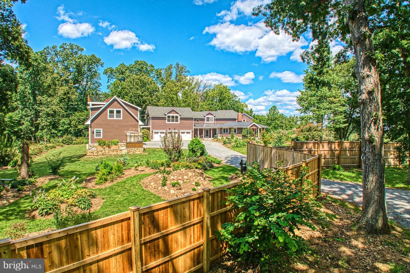 16555 OLD WATERFORD RD, PAEONIAN SPRINGS, Virginia 20129, 4 Bedrooms Bedrooms, ,4 BathroomsBathrooms,Residential,For sale,16555 OLD WATERFORD RD,VALO2106450 MLS # VALO2106450