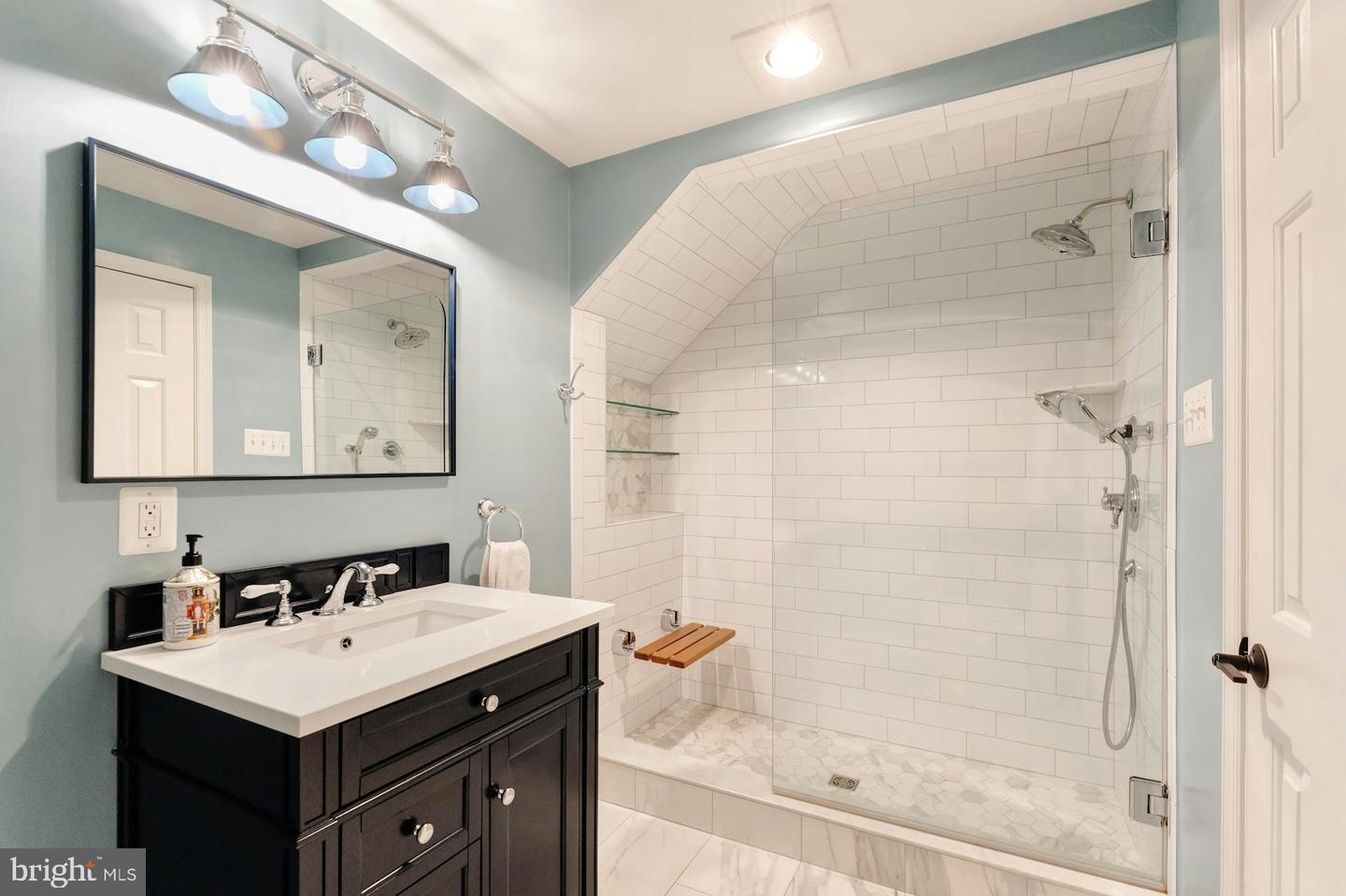 16555 OLD WATERFORD RD, PAEONIAN SPRINGS, Virginia 20129, 4 Bedrooms Bedrooms, ,4 BathroomsBathrooms,Residential,For sale,16555 OLD WATERFORD RD,VALO2106450 MLS # VALO2106450