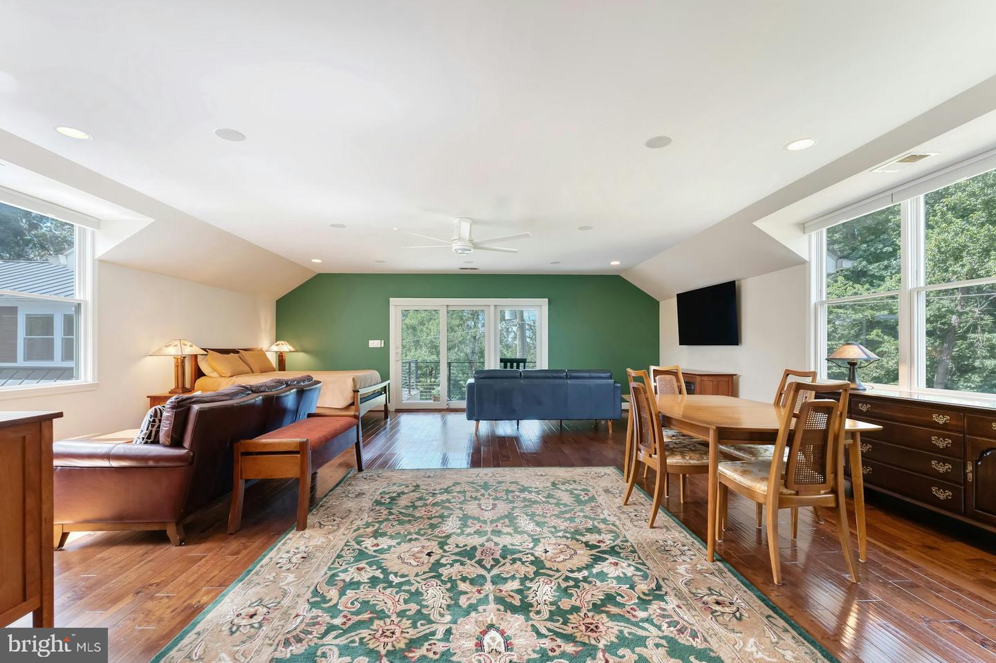 16555 OLD WATERFORD RD, PAEONIAN SPRINGS, Virginia 20129, 4 Bedrooms Bedrooms, ,4 BathroomsBathrooms,Residential,For sale,16555 OLD WATERFORD RD,VALO2106450 MLS # VALO2106450