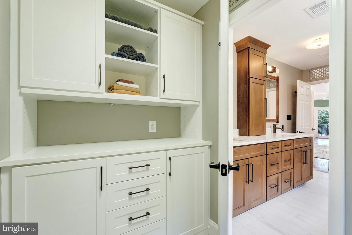 16555 OLD WATERFORD RD, PAEONIAN SPRINGS, Virginia 20129, 4 Bedrooms Bedrooms, ,4 BathroomsBathrooms,Residential,For sale,16555 OLD WATERFORD RD,VALO2106450 MLS # VALO2106450