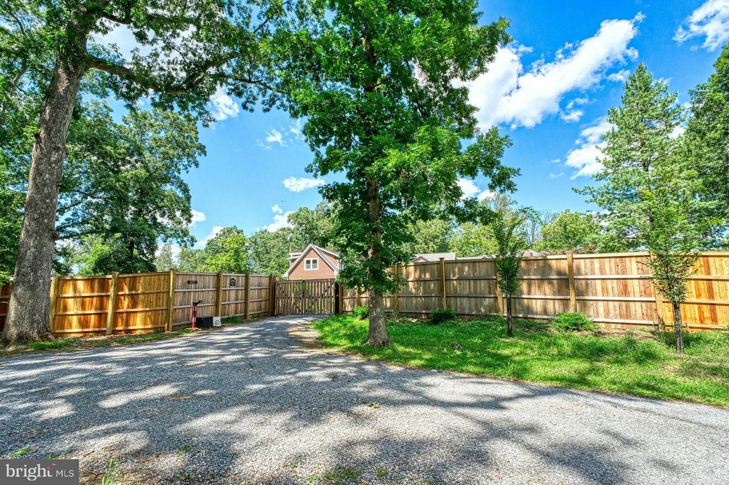 16555 OLD WATERFORD RD, PAEONIAN SPRINGS, Virginia 20129, 4 Bedrooms Bedrooms, ,4 BathroomsBathrooms,Residential,For sale,16555 OLD WATERFORD RD,VALO2106450 MLS # VALO2106450