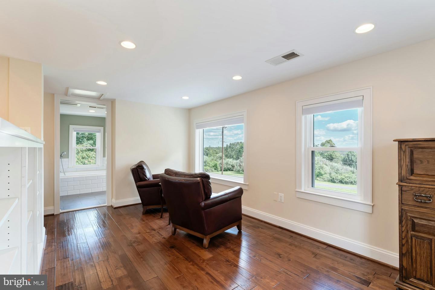 16555 OLD WATERFORD RD, PAEONIAN SPRINGS, Virginia 20129, 4 Bedrooms Bedrooms, ,4 BathroomsBathrooms,Residential,For sale,16555 OLD WATERFORD RD,VALO2106450 MLS # VALO2106450