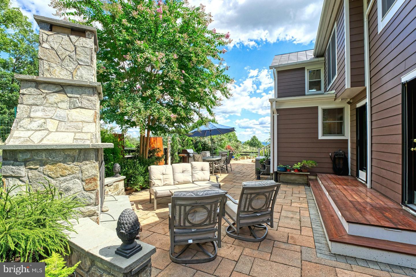 16555 OLD WATERFORD RD, PAEONIAN SPRINGS, Virginia 20129, 4 Bedrooms Bedrooms, ,4 BathroomsBathrooms,Residential,For sale,16555 OLD WATERFORD RD,VALO2106450 MLS # VALO2106450