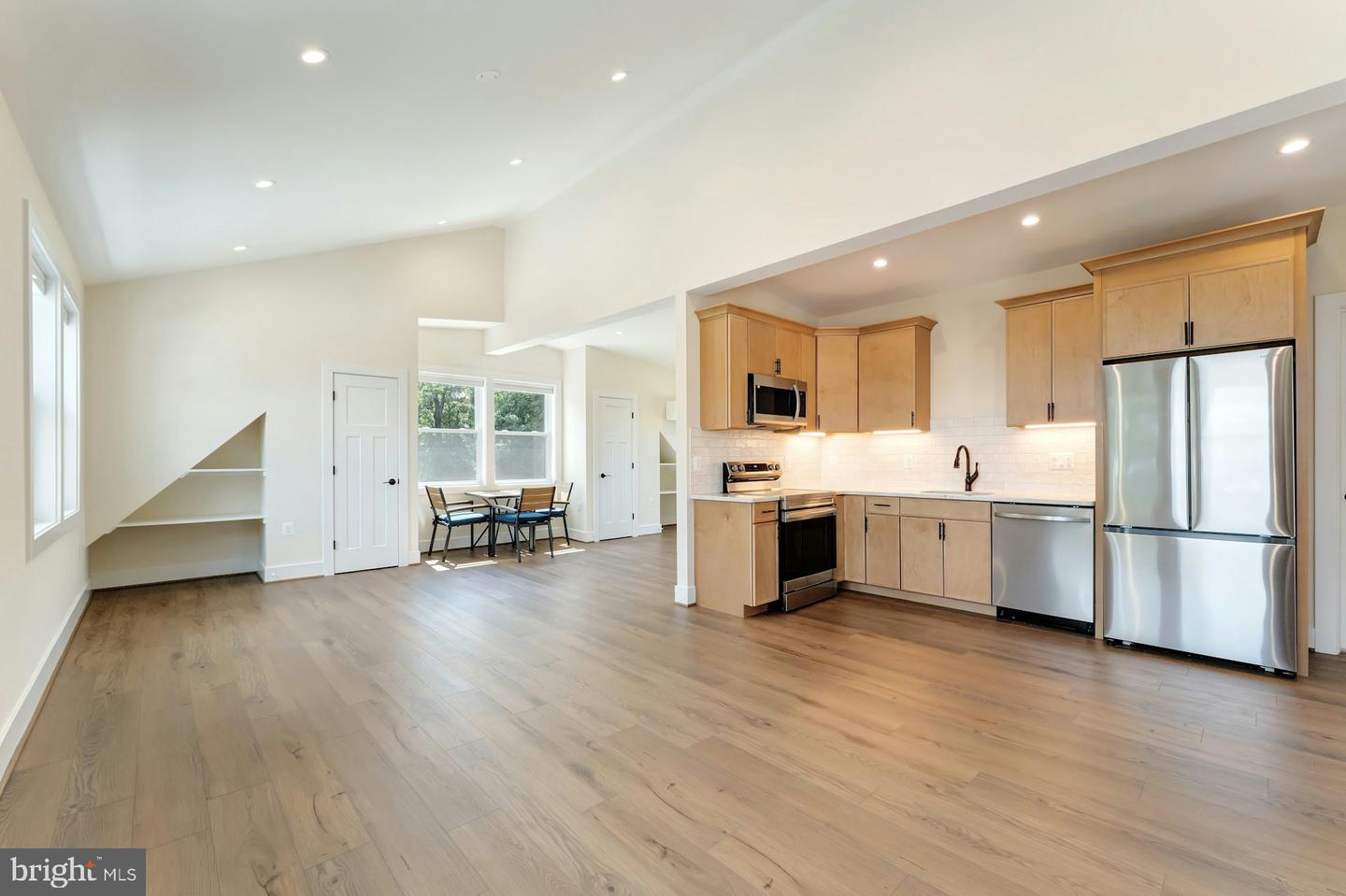 16555 OLD WATERFORD RD, PAEONIAN SPRINGS, Virginia 20129, 4 Bedrooms Bedrooms, ,4 BathroomsBathrooms,Residential,For sale,16555 OLD WATERFORD RD,VALO2106450 MLS # VALO2106450