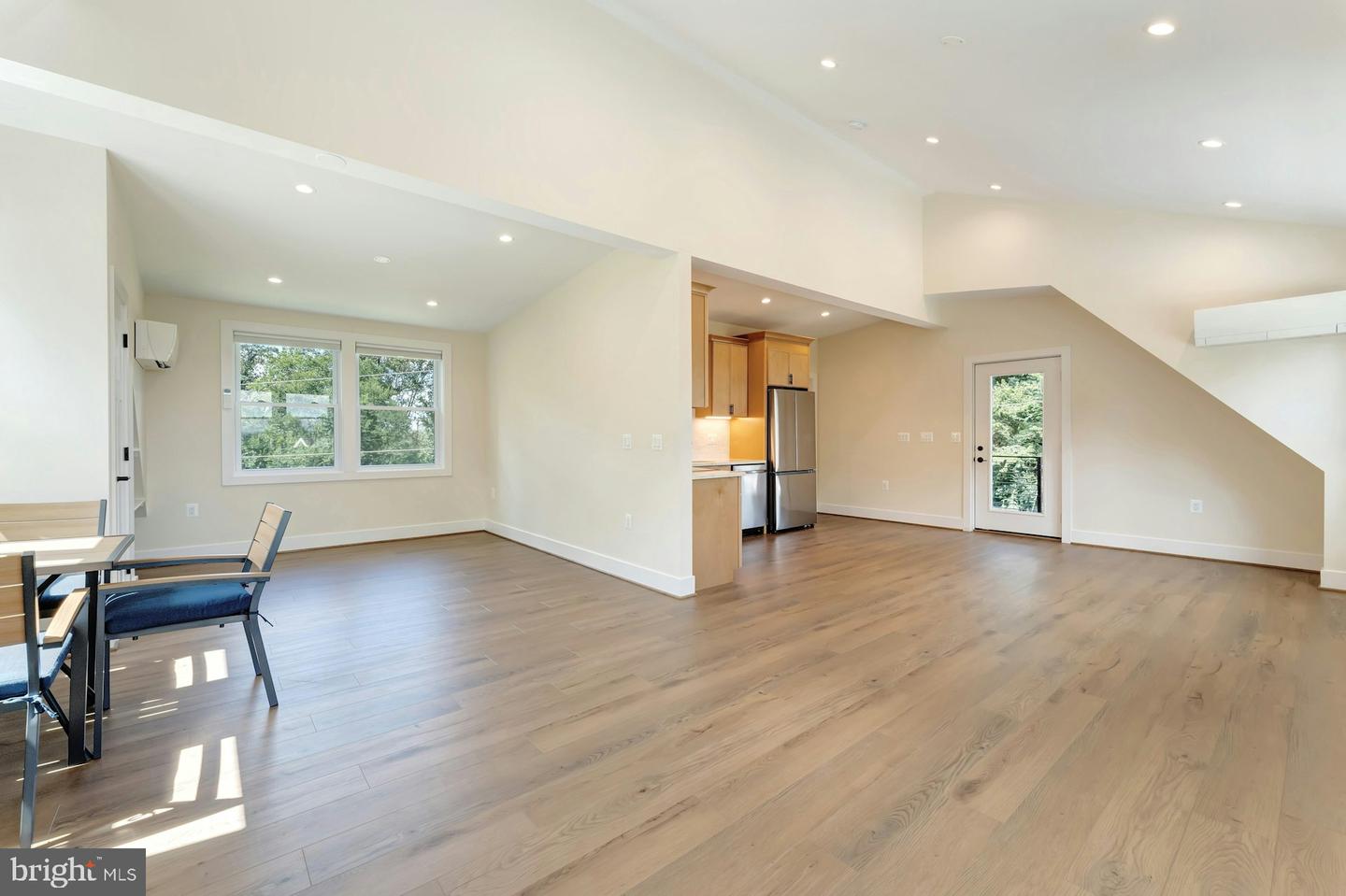 16555 OLD WATERFORD RD, PAEONIAN SPRINGS, Virginia 20129, 4 Bedrooms Bedrooms, ,4 BathroomsBathrooms,Residential,For sale,16555 OLD WATERFORD RD,VALO2106450 MLS # VALO2106450