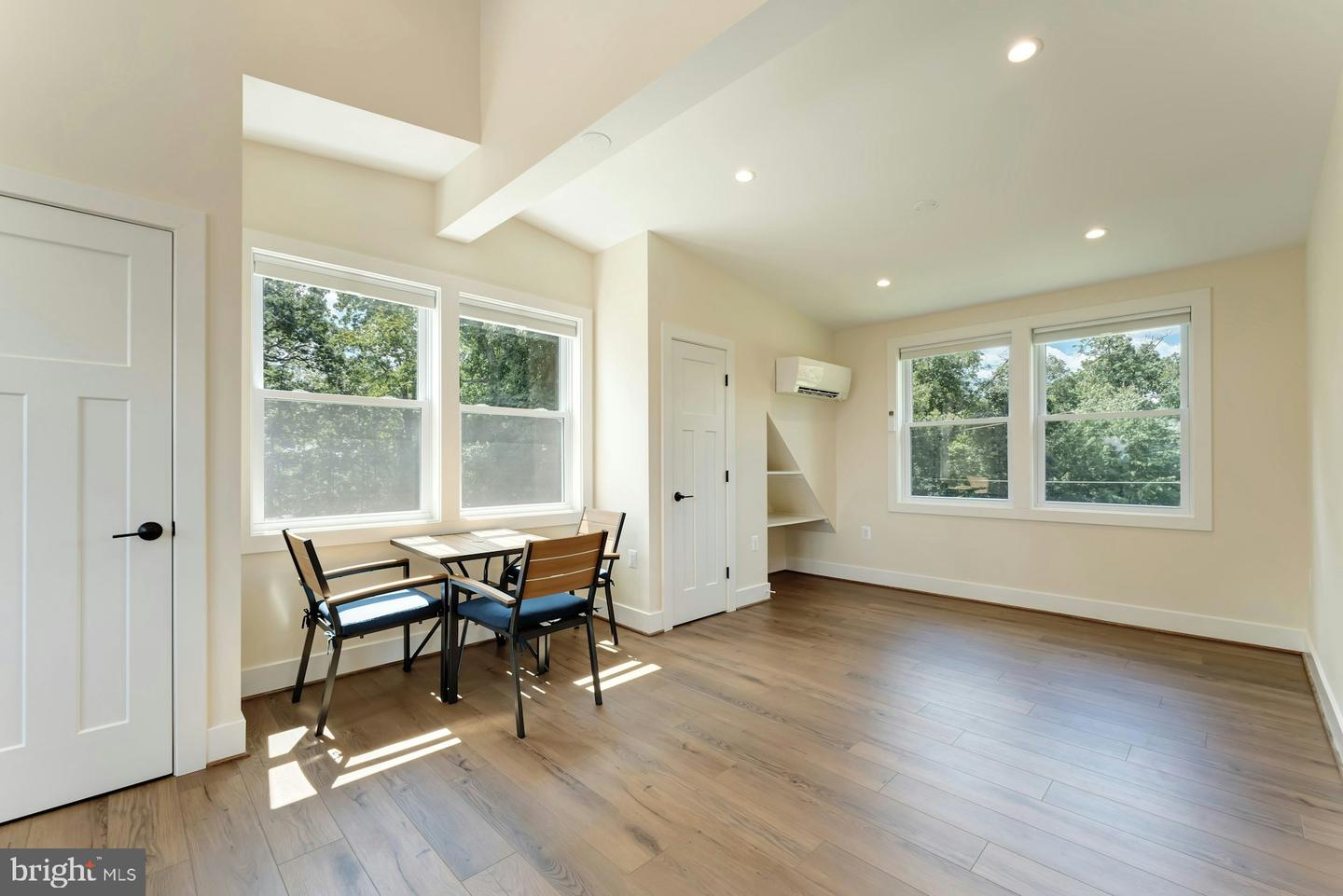 16555 OLD WATERFORD RD, PAEONIAN SPRINGS, Virginia 20129, 4 Bedrooms Bedrooms, ,4 BathroomsBathrooms,Residential,For sale,16555 OLD WATERFORD RD,VALO2106450 MLS # VALO2106450