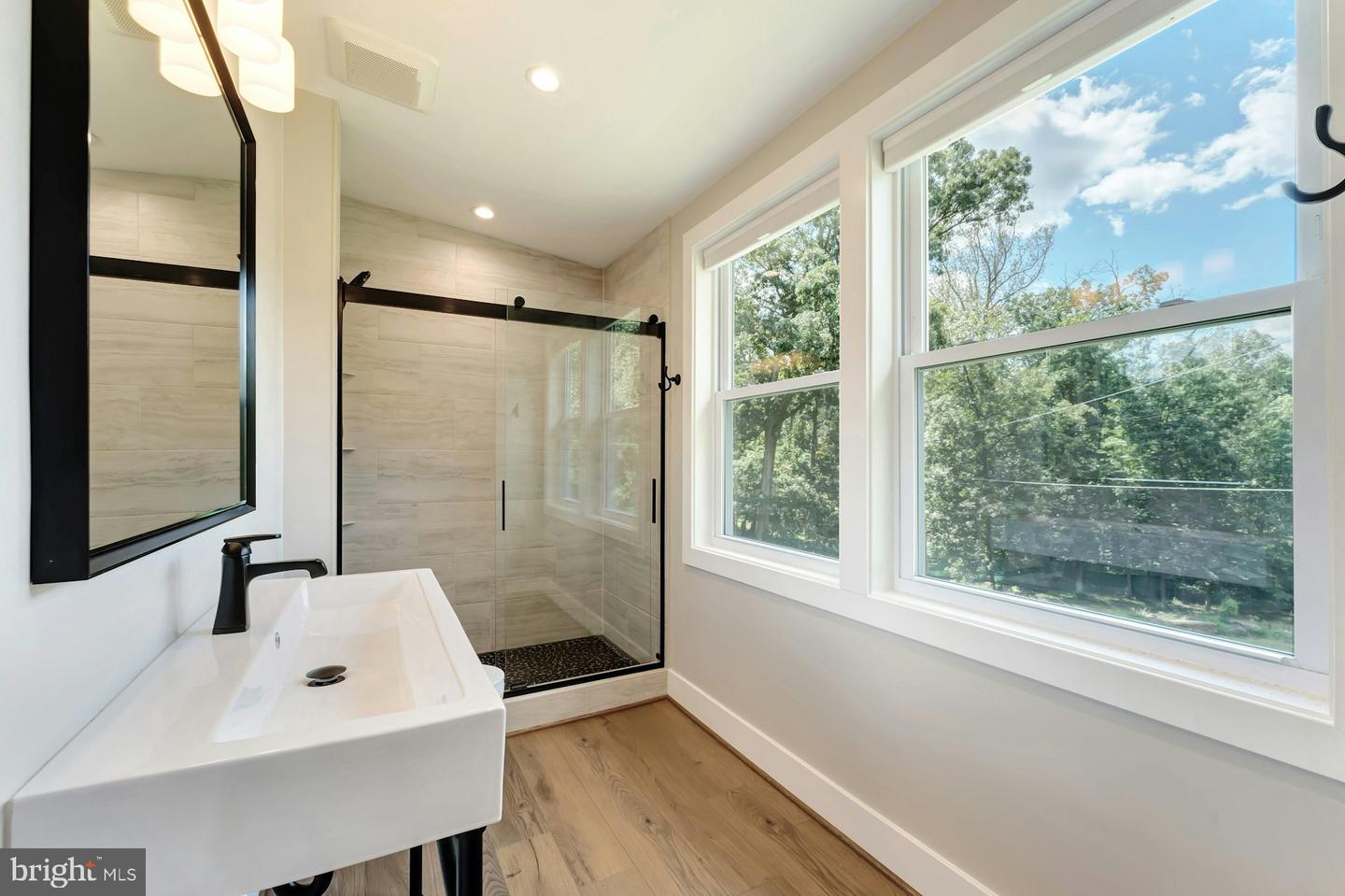 16555 OLD WATERFORD RD, PAEONIAN SPRINGS, Virginia 20129, 4 Bedrooms Bedrooms, ,4 BathroomsBathrooms,Residential,For sale,16555 OLD WATERFORD RD,VALO2106450 MLS # VALO2106450