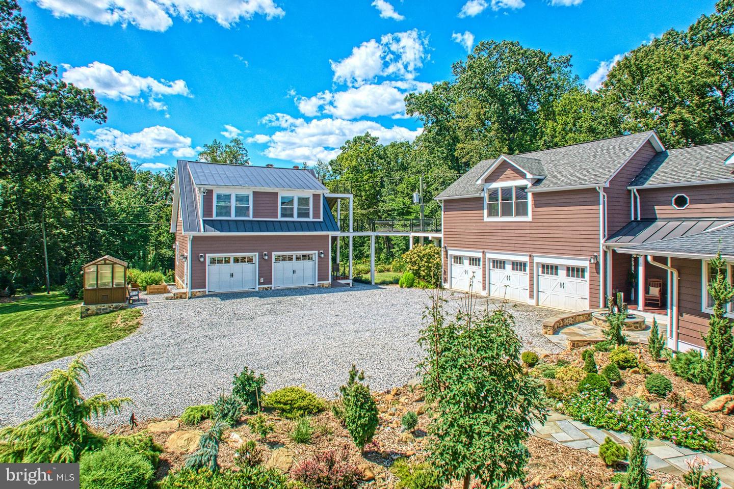 16555 OLD WATERFORD RD, PAEONIAN SPRINGS, Virginia 20129, 4 Bedrooms Bedrooms, ,4 BathroomsBathrooms,Residential,For sale,16555 OLD WATERFORD RD,VALO2106450 MLS # VALO2106450