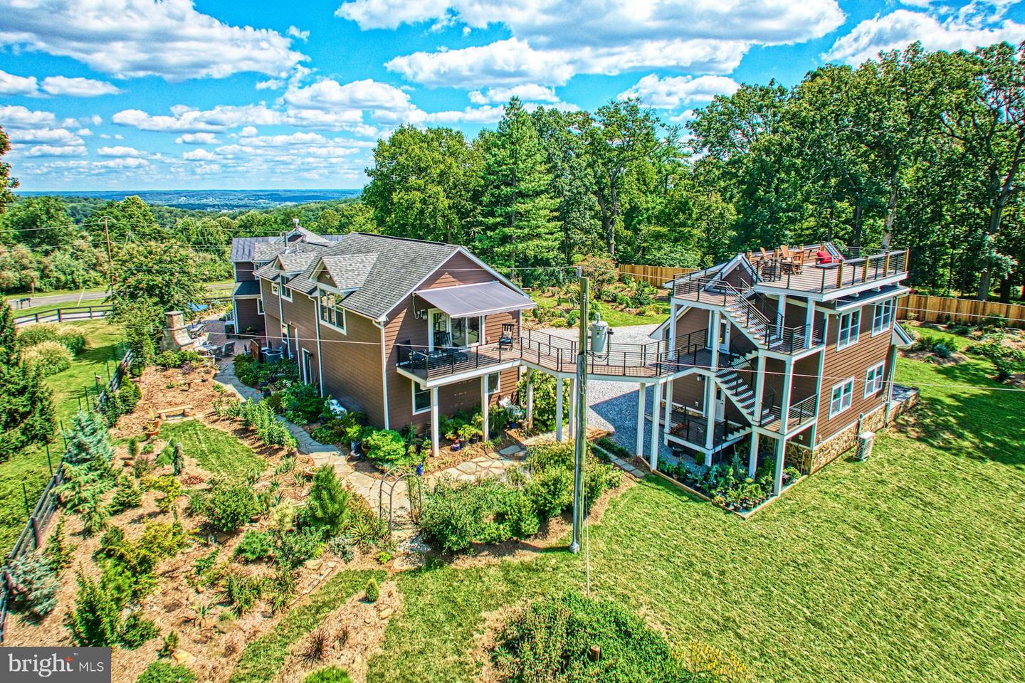 16555 OLD WATERFORD RD, PAEONIAN SPRINGS, Virginia 20129, 4 Bedrooms Bedrooms, ,4 BathroomsBathrooms,Residential,For sale,16555 OLD WATERFORD RD,VALO2106450 MLS # VALO2106450