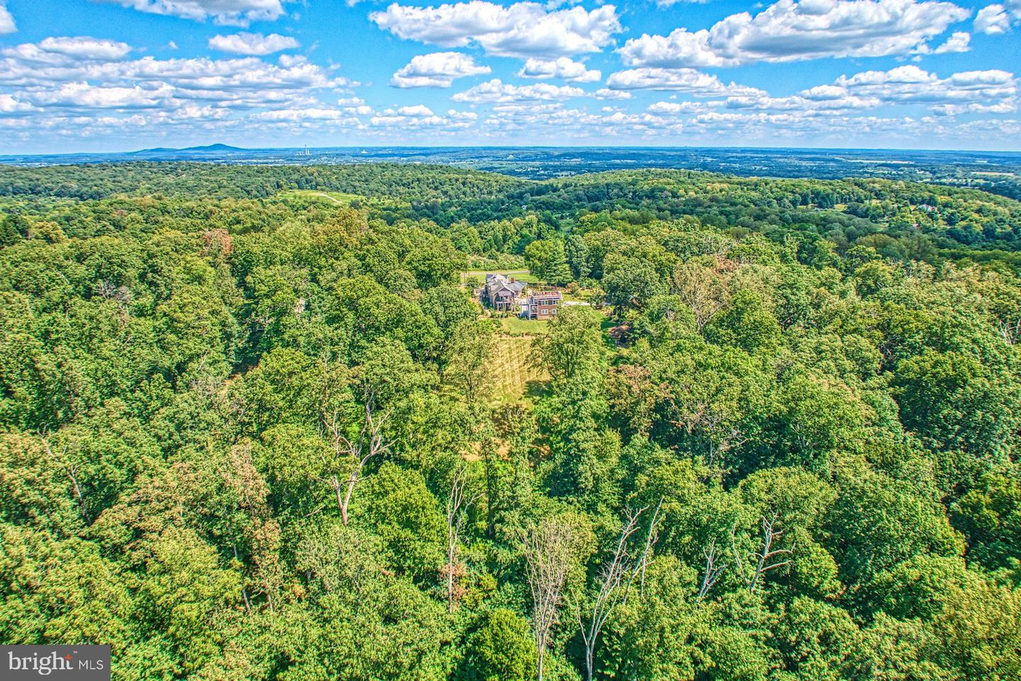 16555 OLD WATERFORD RD, PAEONIAN SPRINGS, Virginia 20129, 4 Bedrooms Bedrooms, ,4 BathroomsBathrooms,Residential,For sale,16555 OLD WATERFORD RD,VALO2106450 MLS # VALO2106450