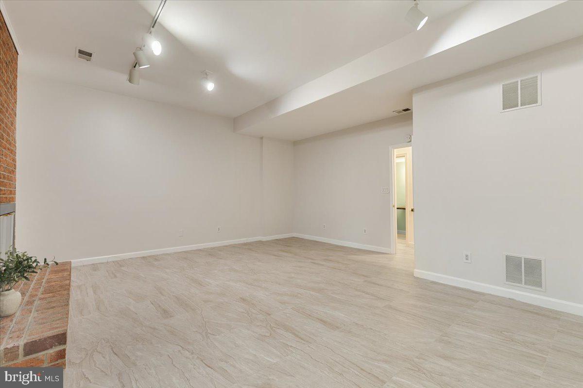 4416 S PERSHING CT, ARLINGTON, Virginia 22204, 3 Bedrooms Bedrooms, ,2 BathroomsBathrooms,Residential,For sale,4416 S PERSHING CT,VAAR2064492 MLS # VAAR2064492