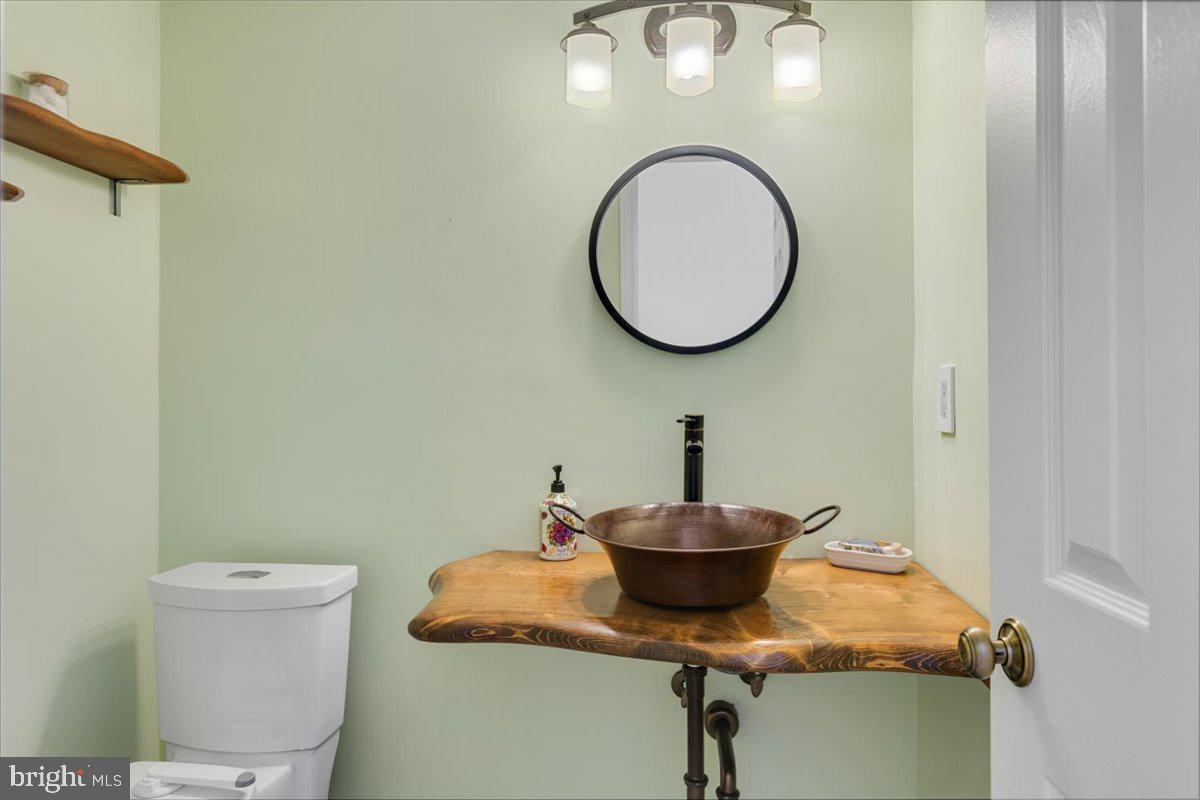 4416 S PERSHING CT, ARLINGTON, Virginia 22204, 3 Bedrooms Bedrooms, ,2 BathroomsBathrooms,Residential,For sale,4416 S PERSHING CT,VAAR2064492 MLS # VAAR2064492