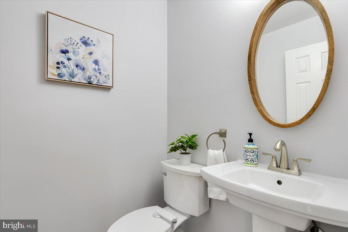 4416 S PERSHING CT, ARLINGTON, Virginia 22204, 3 Bedrooms Bedrooms, ,2 BathroomsBathrooms,Residential,For sale,4416 S PERSHING CT,VAAR2064492 MLS # VAAR2064492