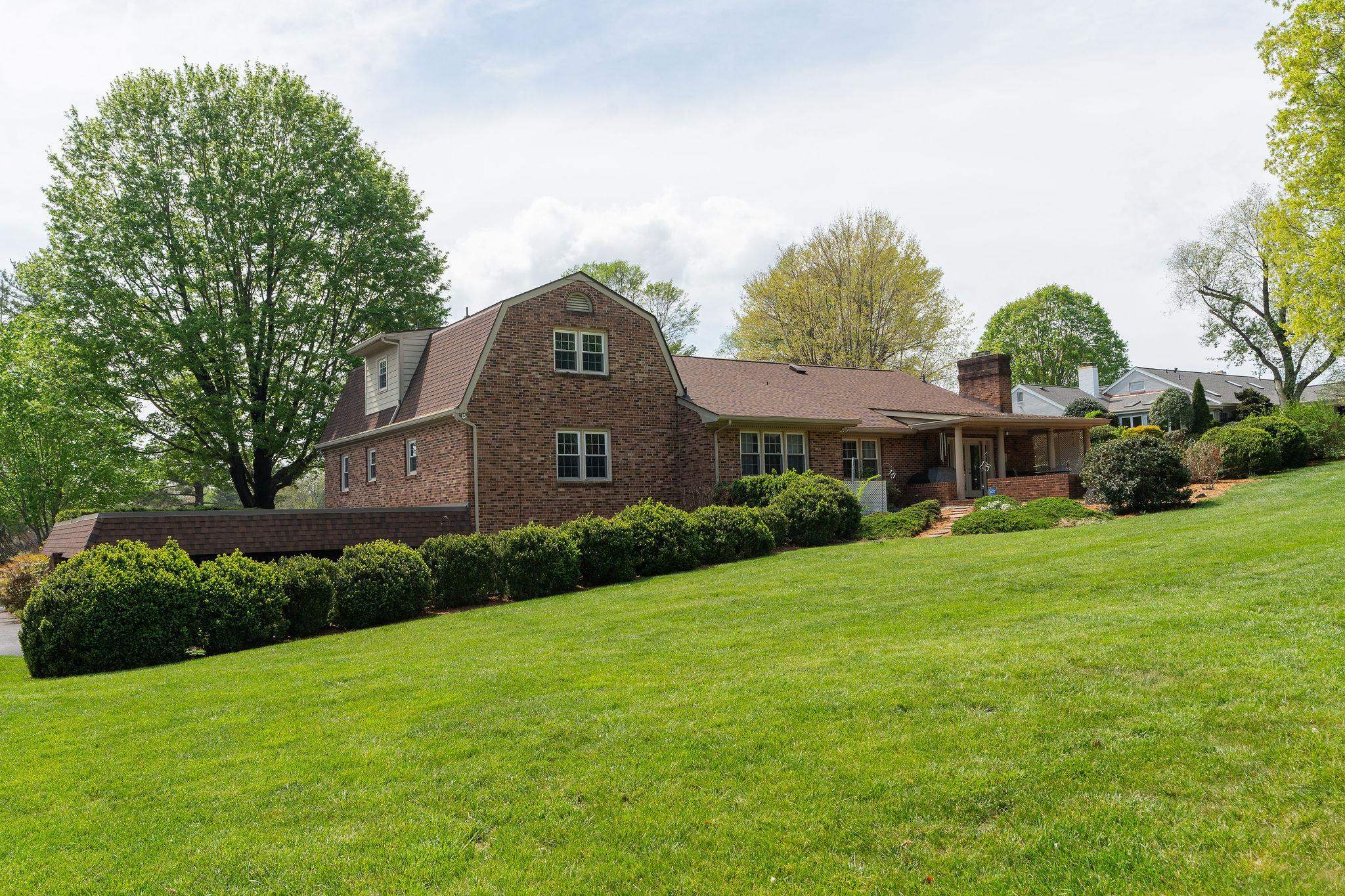 812 MEADOWBROOK RD, WAYNESBORO, Virginia 22980, 4 Bedrooms Bedrooms, ,3 BathroomsBathrooms,Residential,812 MEADOWBROOK RD,663618 MLS # 663618