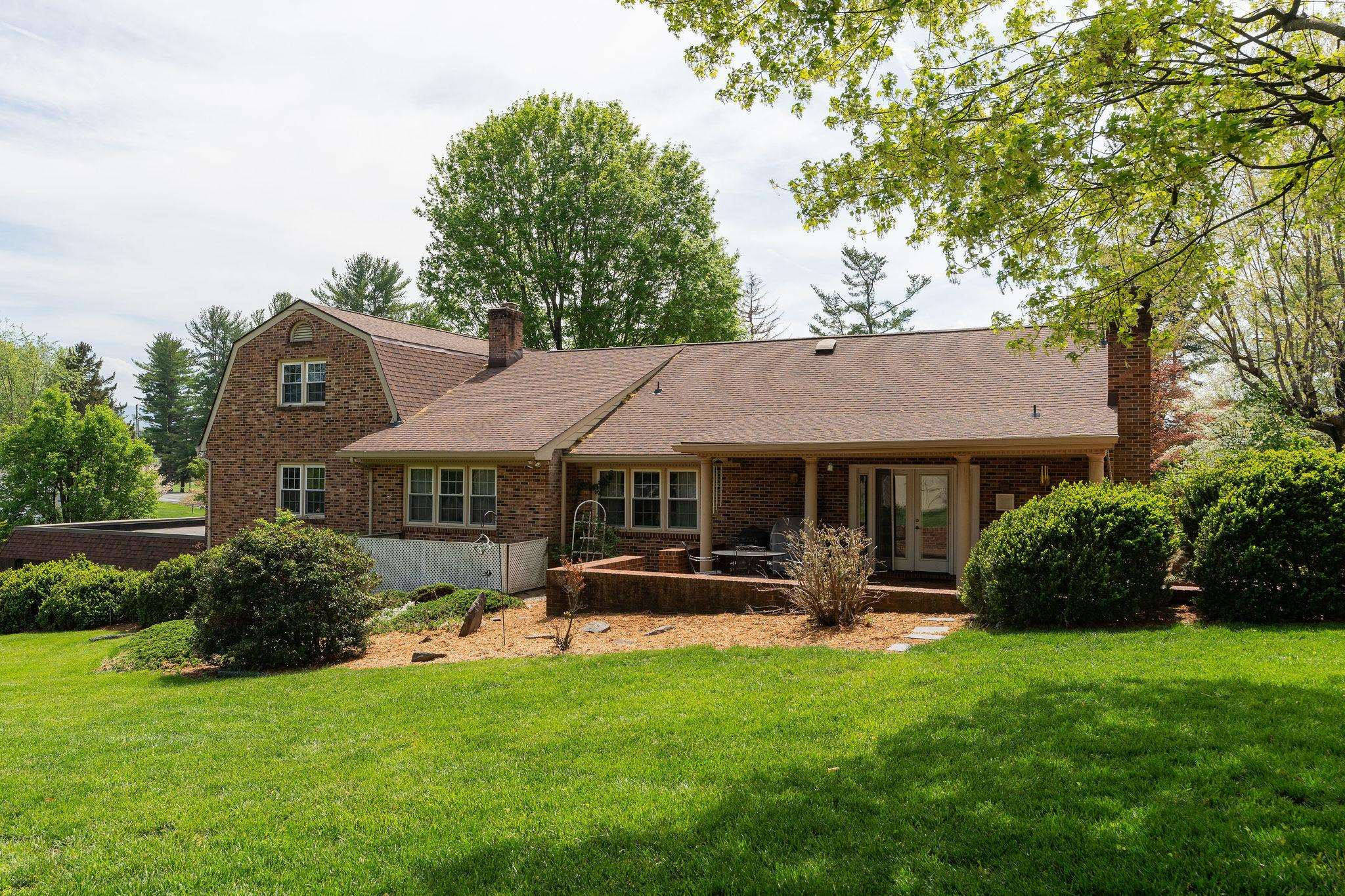 812 MEADOWBROOK RD, WAYNESBORO, Virginia 22980, 4 Bedrooms Bedrooms, ,3 BathroomsBathrooms,Residential,812 MEADOWBROOK RD,663618 MLS # 663618