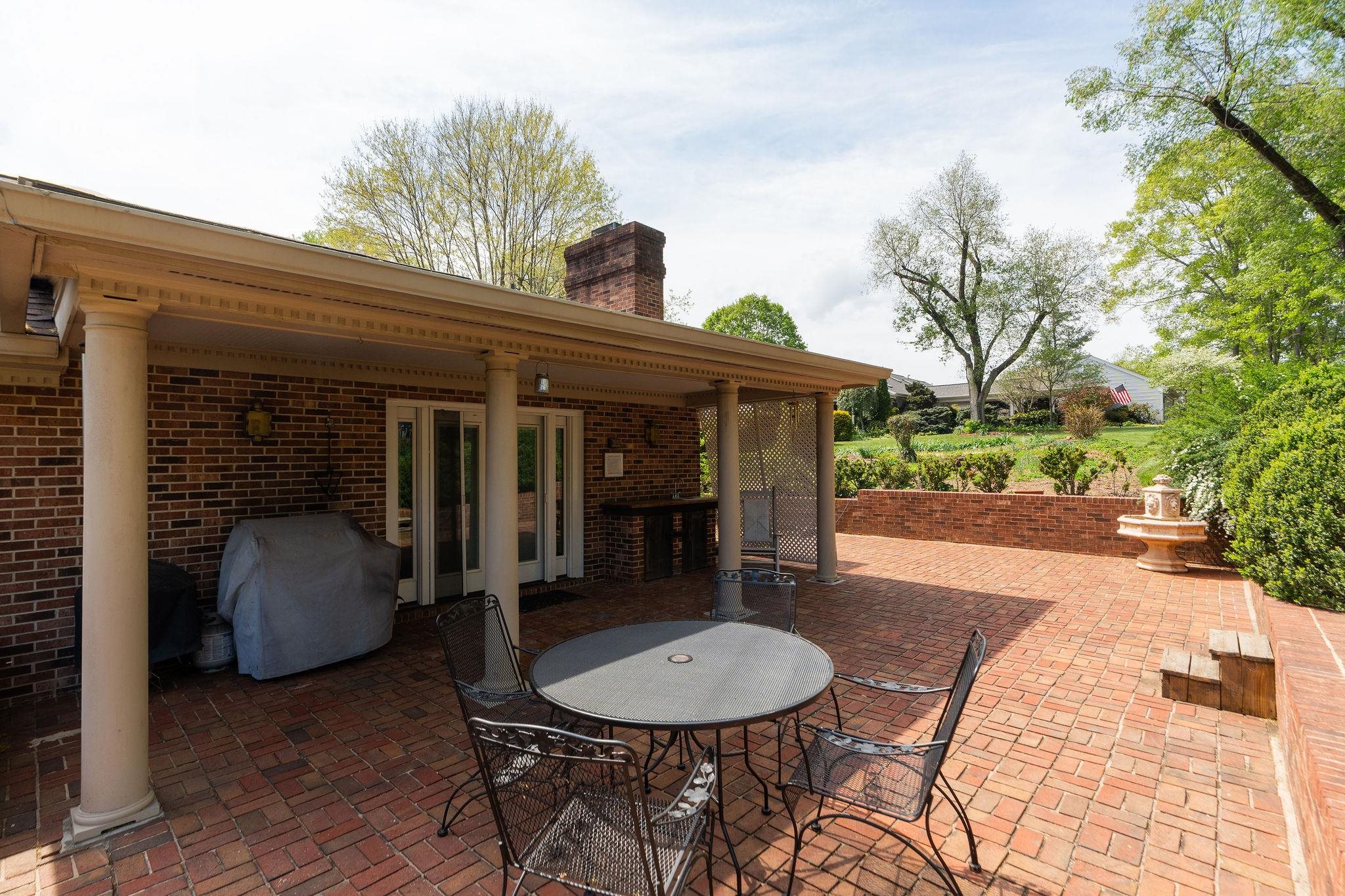 812 MEADOWBROOK RD, WAYNESBORO, Virginia 22980, 4 Bedrooms Bedrooms, ,3 BathroomsBathrooms,Residential,812 MEADOWBROOK RD,663618 MLS # 663618