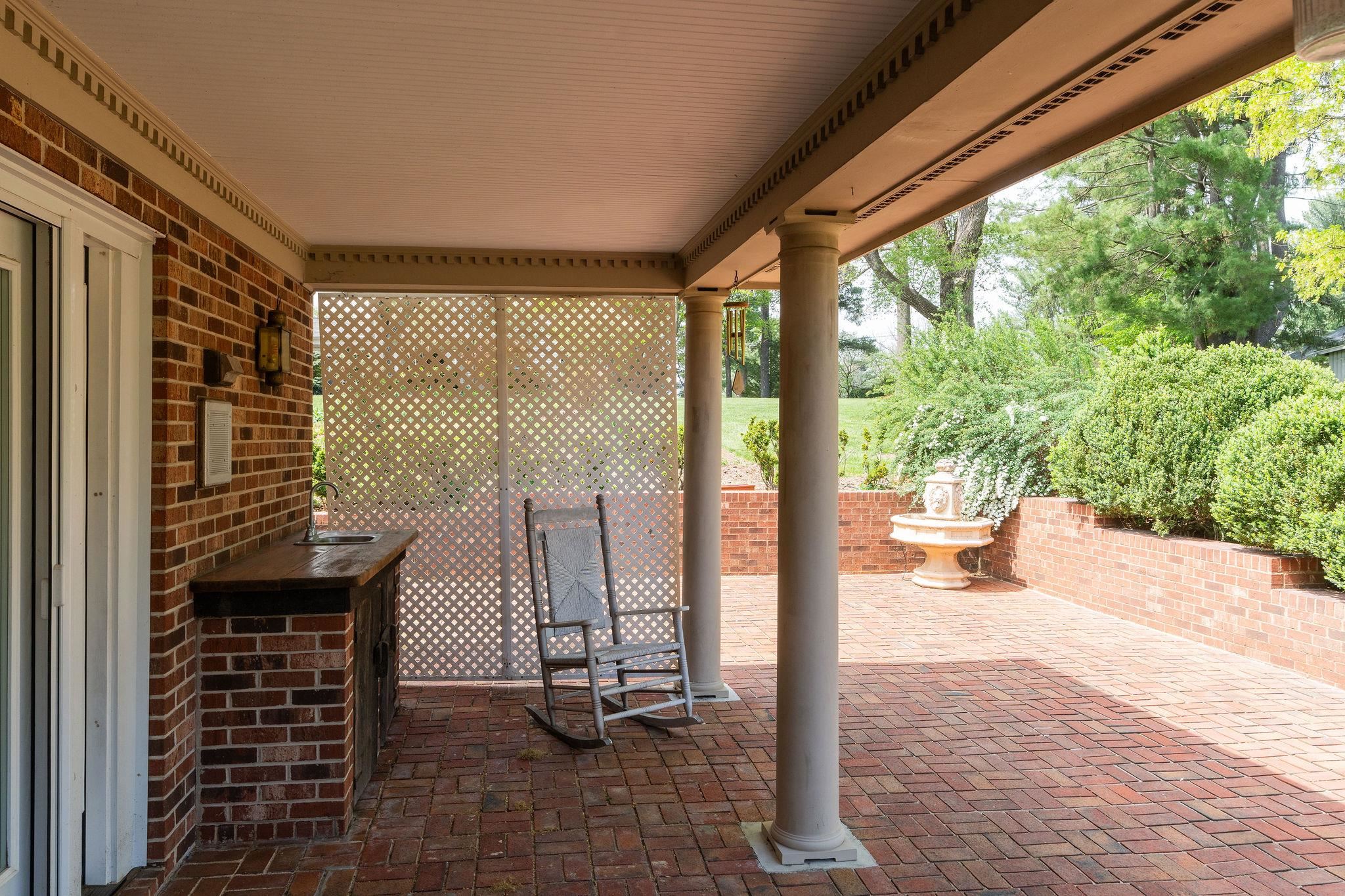 812 MEADOWBROOK RD, WAYNESBORO, Virginia 22980, 4 Bedrooms Bedrooms, ,3 BathroomsBathrooms,Residential,812 MEADOWBROOK RD,663618 MLS # 663618