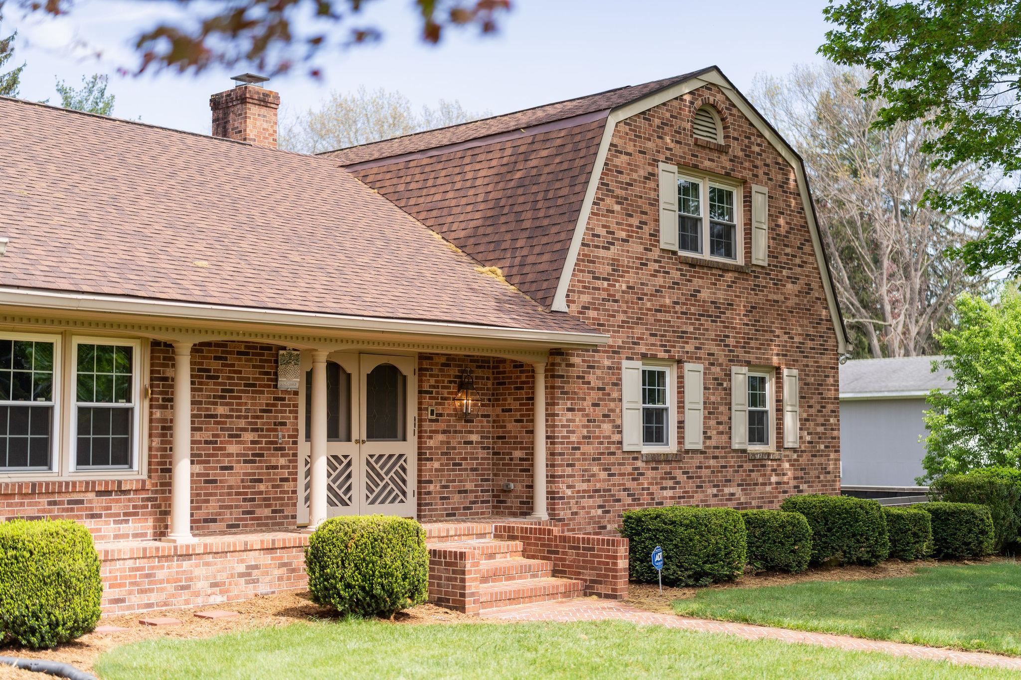 812 MEADOWBROOK RD, WAYNESBORO, Virginia 22980, 4 Bedrooms Bedrooms, ,3 BathroomsBathrooms,Residential,812 MEADOWBROOK RD,663618 MLS # 663618