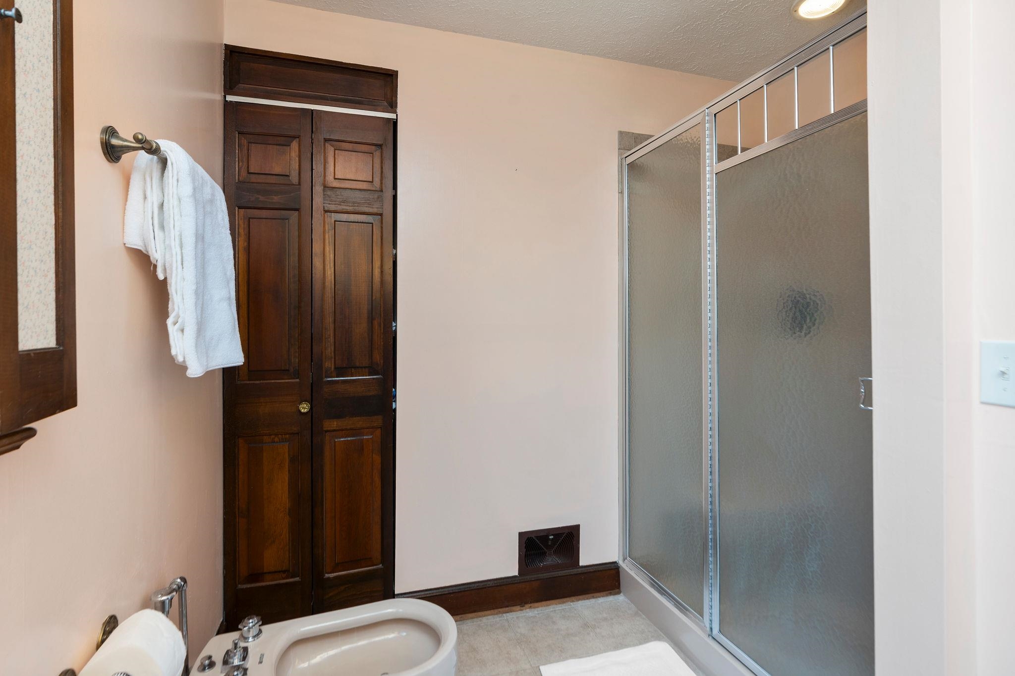 812 MEADOWBROOK RD, WAYNESBORO, Virginia 22980, 4 Bedrooms Bedrooms, ,3 BathroomsBathrooms,Residential,812 MEADOWBROOK RD,663618 MLS # 663618