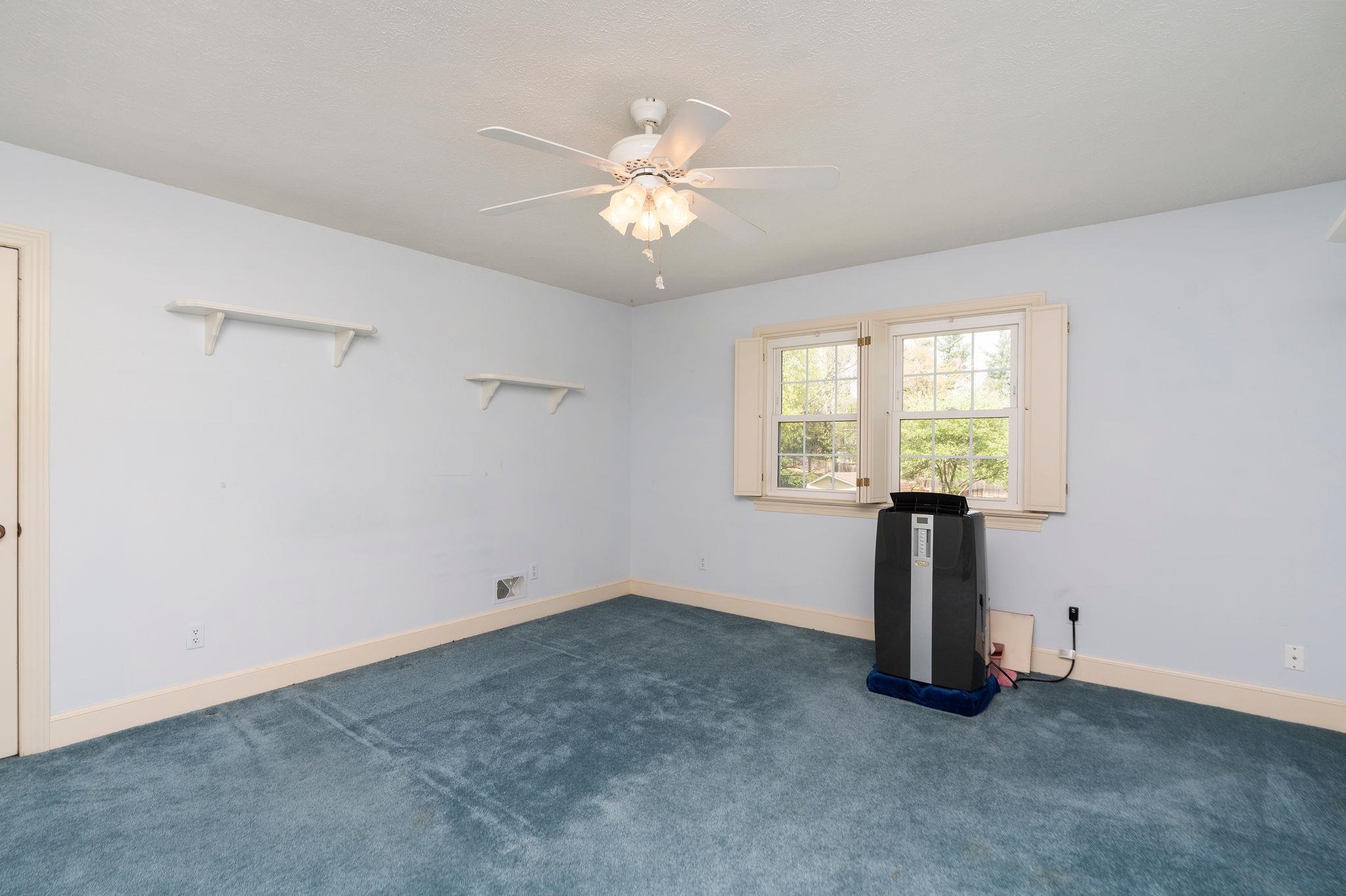 812 MEADOWBROOK RD, WAYNESBORO, Virginia 22980, 4 Bedrooms Bedrooms, ,3 BathroomsBathrooms,Residential,812 MEADOWBROOK RD,663618 MLS # 663618