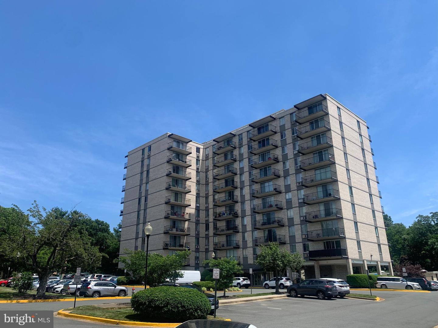 3245 RIO DR #307, FALLS CHURCH, Virginia 22041, 1 Bedroom Bedrooms, ,1 BathroomBathrooms,Residential,For sale,3245 RIO DR #307,VAFX2277186 MLS # VAFX2277186
