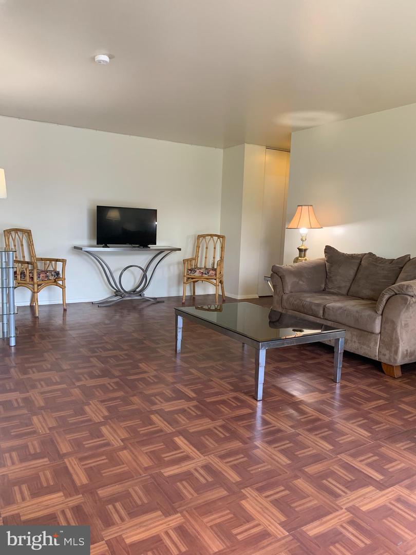 3245 RIO DR #307, FALLS CHURCH, Virginia 22041, 1 Bedroom Bedrooms, ,1 BathroomBathrooms,Residential,For sale,3245 RIO DR #307,VAFX2277186 MLS # VAFX2277186