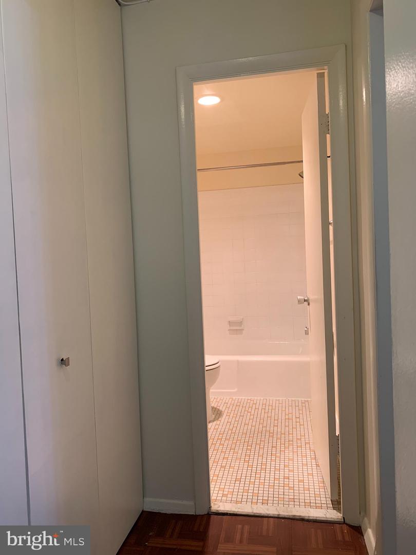 3245 RIO DR #307, FALLS CHURCH, Virginia 22041, 1 Bedroom Bedrooms, ,1 BathroomBathrooms,Residential,For sale,3245 RIO DR #307,VAFX2277186 MLS # VAFX2277186