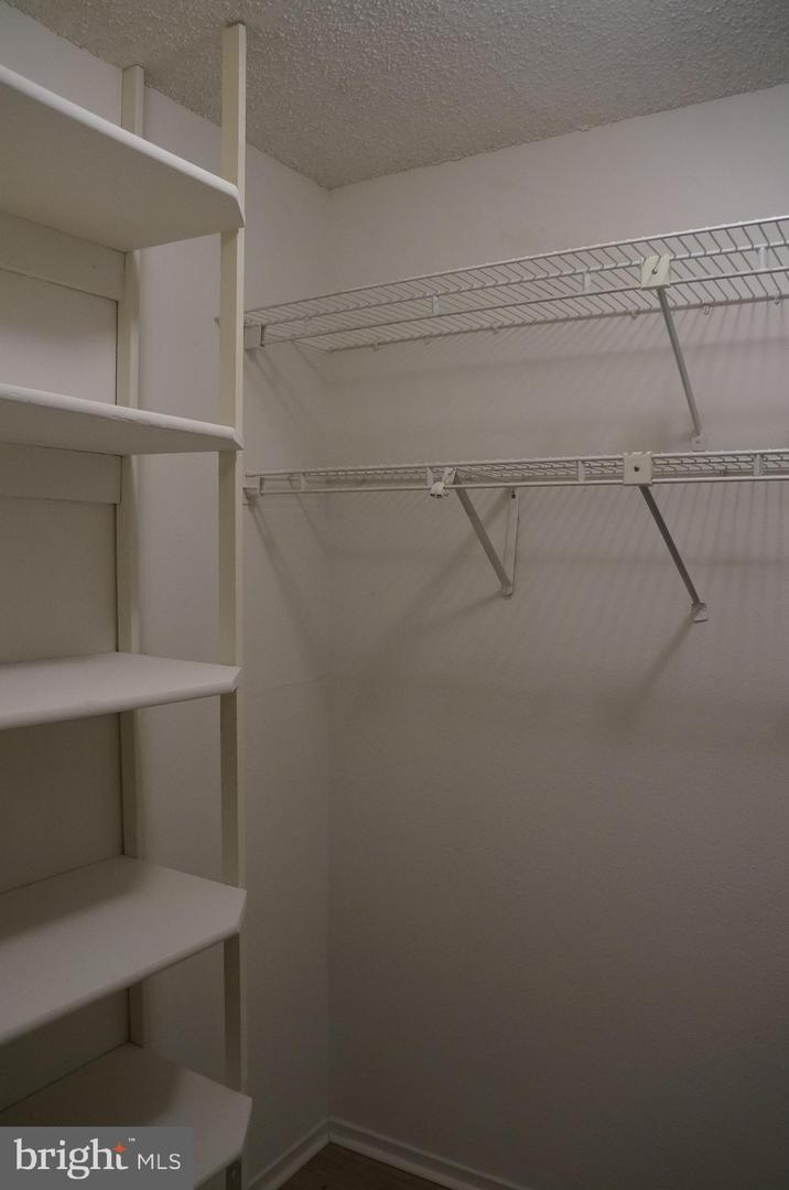 6101 EDSALL RD #701, ALEXANDRIA, Virginia 22304, 2 Bedrooms Bedrooms, ,2 BathroomsBathrooms,Residential,For sale,6101 EDSALL RD #701,VAAX2051404 MLS # VAAX2051404