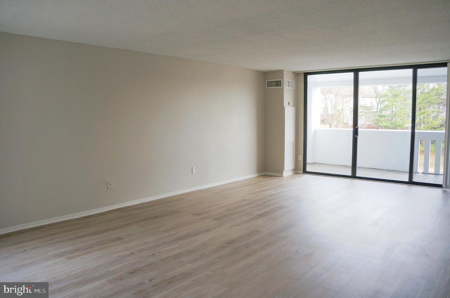 6101 EDSALL RD #701, ALEXANDRIA, Virginia 22304, 2 Bedrooms Bedrooms, ,2 BathroomsBathrooms,Residential,For sale,6101 EDSALL RD #701,VAAX2051404 MLS # VAAX2051404