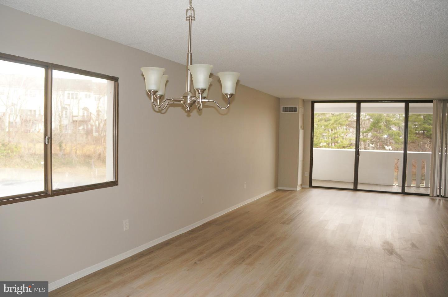 6101 EDSALL RD #701, ALEXANDRIA, Virginia 22304, 2 Bedrooms Bedrooms, ,2 BathroomsBathrooms,Residential,For sale,6101 EDSALL RD #701,VAAX2051404 MLS # VAAX2051404