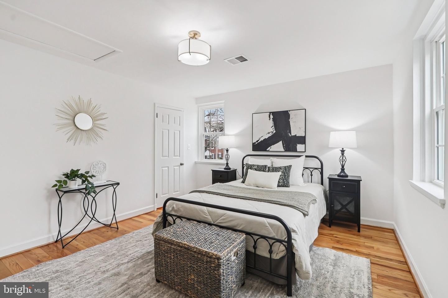 3034 S BUCHANAN ST, ARLINGTON, Virginia 22206, 2 Bedrooms Bedrooms, ,2 BathroomsBathrooms,Residential,For sale,3034 S BUCHANAN ST,VAAR2065992 MLS # VAAR2065992