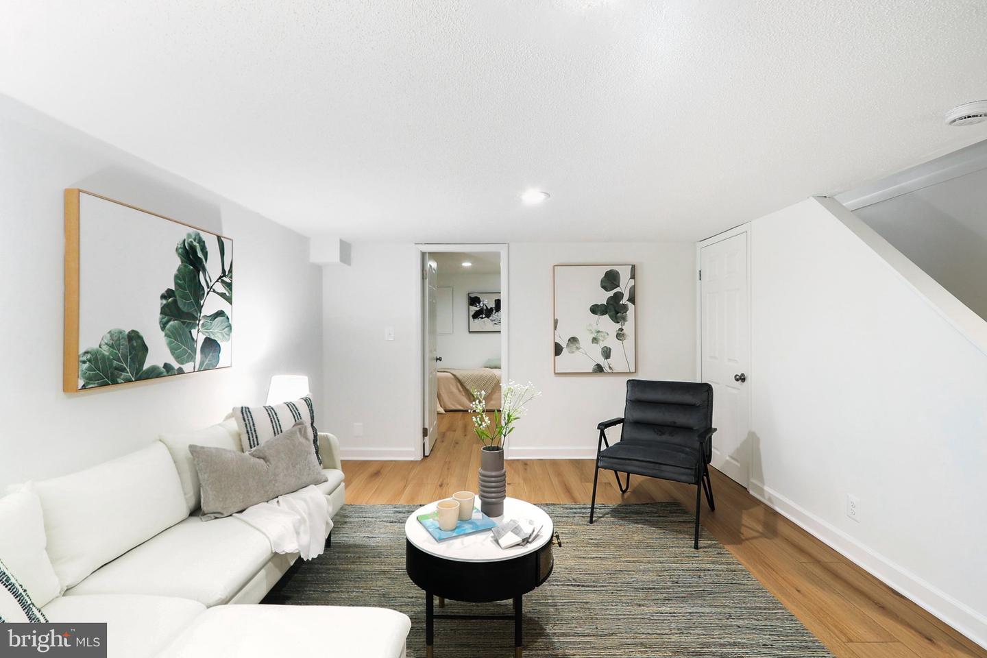 3034 S BUCHANAN ST, ARLINGTON, Virginia 22206, 2 Bedrooms Bedrooms, ,2 BathroomsBathrooms,Residential,For sale,3034 S BUCHANAN ST,VAAR2065992 MLS # VAAR2065992