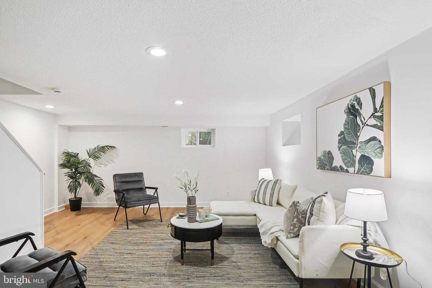 3034 S BUCHANAN ST, ARLINGTON, Virginia 22206, 2 Bedrooms Bedrooms, ,2 BathroomsBathrooms,Residential,For sale,3034 S BUCHANAN ST,VAAR2065992 MLS # VAAR2065992